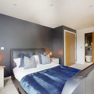Marina Luxury - Bay - Free Parking & Wi-fi Apartment