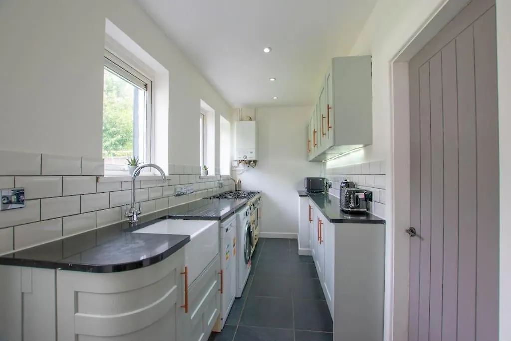 Sophisticated Home With Beautiful & Large Garden Cardiff Storbritannien